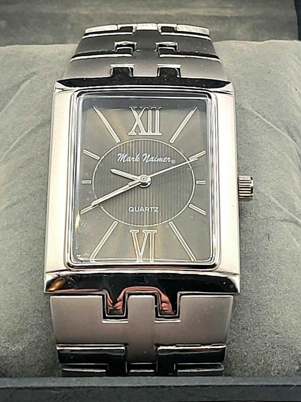 NIB Mark Naimer BM879Q Men’s Silver Tone Rectangular Quartz Watch OS